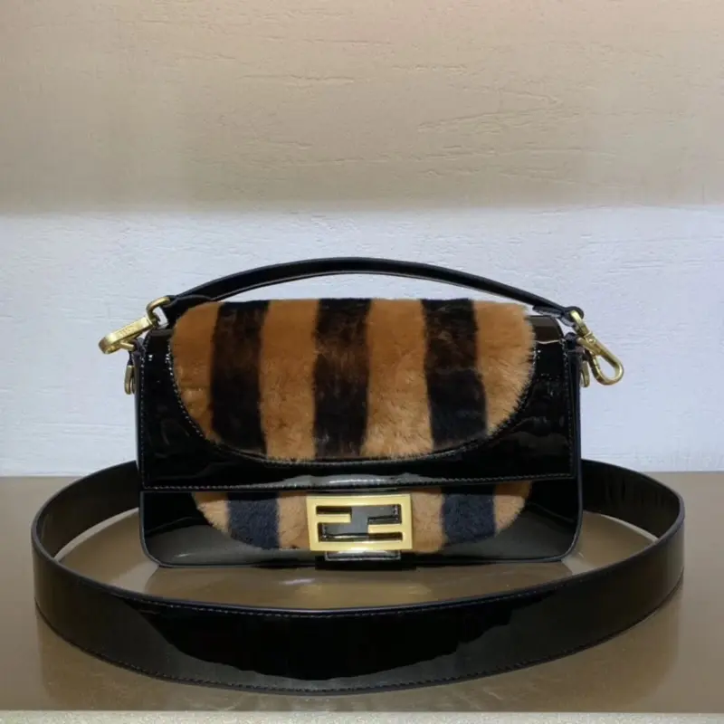 Baguette-Shoulder-Bag-in-Patent-Leather-and-Soft-Sheepskin-8BR600-Black-Baguette-Shoulder-Bag-in-Patent-Leather-and-Soft-Sheepskin-8BR600-Black-1.webp