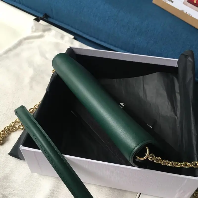 C-Clasp-Wallet-on-a-Chain-in-Smooth-Calfskin-10B903-Green-C-Clasp-Wallet-on-a-Chain-in-Smooth-Calfskin-10B903-Green-3.webp