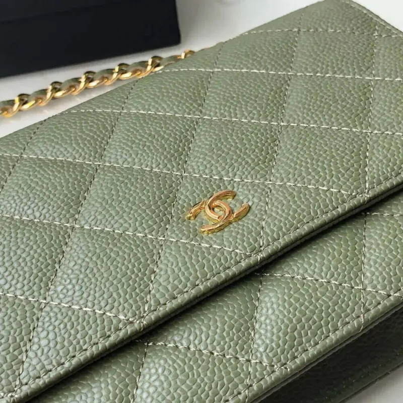 Classic-Caviar-Quilted-Leather-Wallet-On-Chain-Bag-A33814-Green-Classic-Caviar-Quilted-Leather-Wallet-On-Chain-Bag-A33814-Green-3.webp