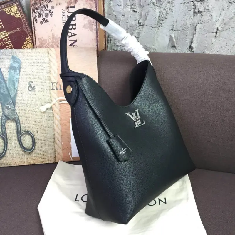 Classic-Lockme-Hobo-Style-Leather-Shoulder-Bag-M52776-M44330-Black-Classic-Lockme-Hobo-Style-Leather-Shoulder-Bag-M52776-M44330-Black-4.webp