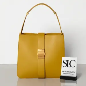 Classic Marie Shoulder Bag in Smooth Polished Leather 578344