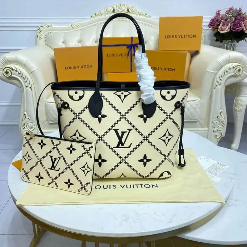 Classic-Monogram-Print-Neverfull-MM-Shoulder-Tote-Bag-M46039-M46040-Creme-Classic-Monogram-Print-Neverfull-MM-Shoulder-Tote-Bag-M46039-M46040-Creme-4.webp