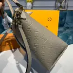 Classic-Monogram-Print-V-Tote-MM-Shoulder-Bag-M44422-M44397-M44421-Grey-Classic-Monogram-Print-V-Tote-MM-Shoulder-Bag-M44422-M44397-M44421-Grey-3.webp