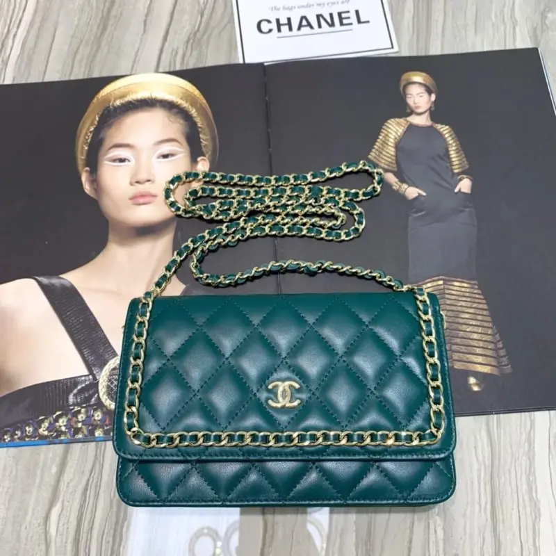 Classic-Quilted-Lambskin-Leather-Flap-Chain-Shoulder-Bag-86058-Green-Classic-Quilted-Lambskin-Leather-Flap-Chain-Shoulder-Bag-86058-Green-1.webp