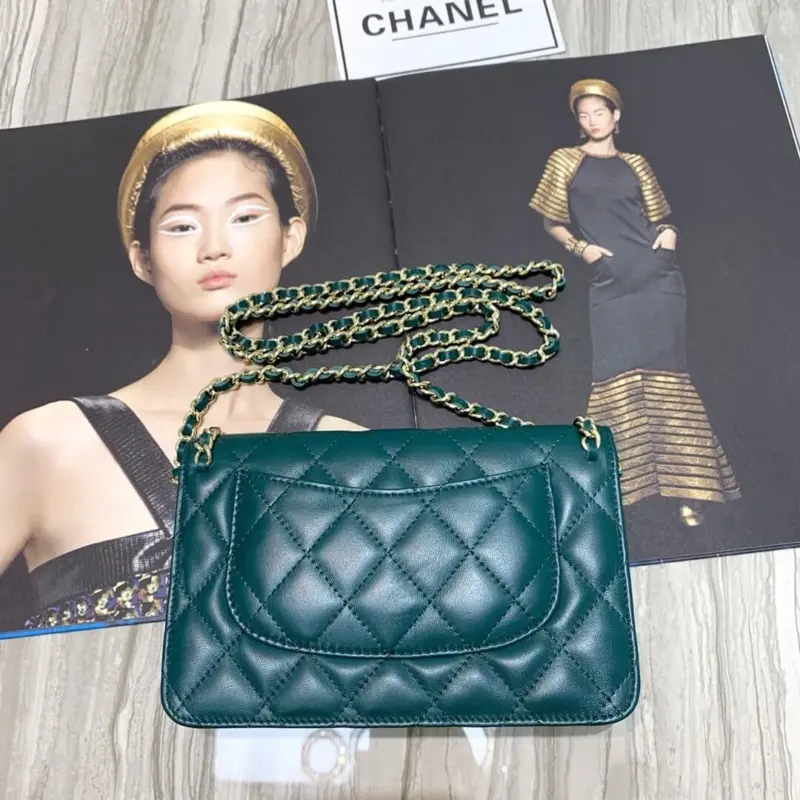 Classic-Quilted-Lambskin-Leather-Flap-Chain-Shoulder-Bag-86058-Green-Classic-Quilted-Lambskin-Leather-Flap-Chain-Shoulder-Bag-86058-Green-2.webp