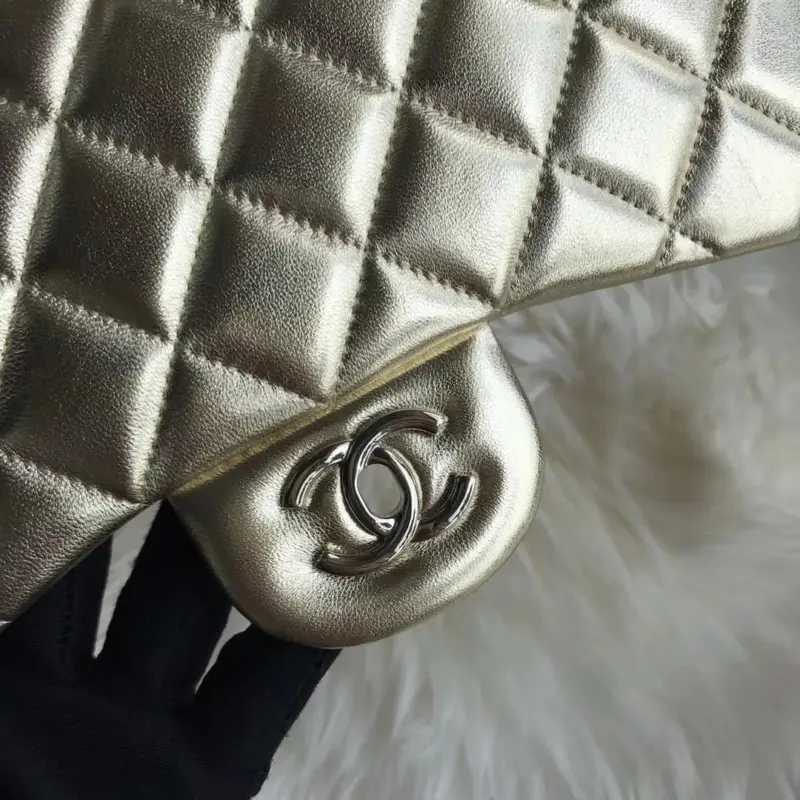 Classic-Quilted-Lambskin-Leather-Flap-Shoulder-Bag-A1113-Silver-Classic-Quilted-Lambskin-Leather-Flap-Shoulder-Bag-A1113-Silver-2.webp