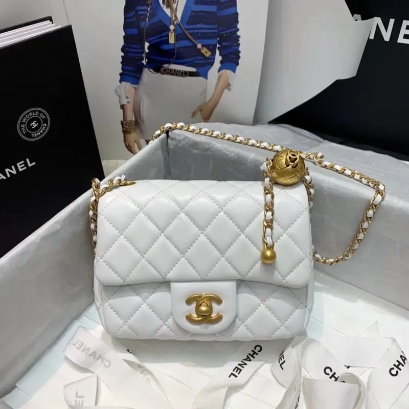 Classic-Quilted-Lambskin-Leather-Flap-Shoulder-Bag-AS1786-White-Classic-Quilted-Lambskin-Leather-Flap-Shoulder-Bag-AS1786-White-1.webp