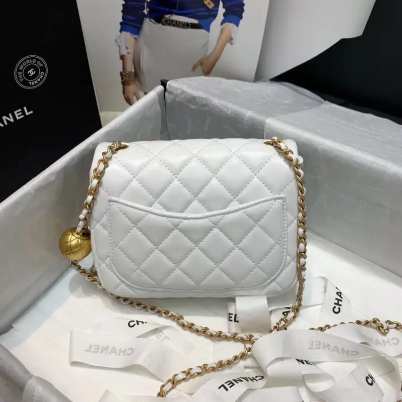 Classic-Quilted-Lambskin-Leather-Flap-Shoulder-Bag-AS1786-White-Classic-Quilted-Lambskin-Leather-Flap-Shoulder-Bag-AS1786-White-2.webp