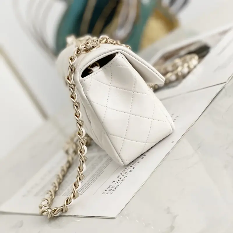 Classic-Quilted-Lambskin-Leather-Shoulder-Flap-Bag-AS2326-White-Classic-Quilted-Lambskin-Leather-Shoulder-Flap-Bag-AS2326-White-2.webp