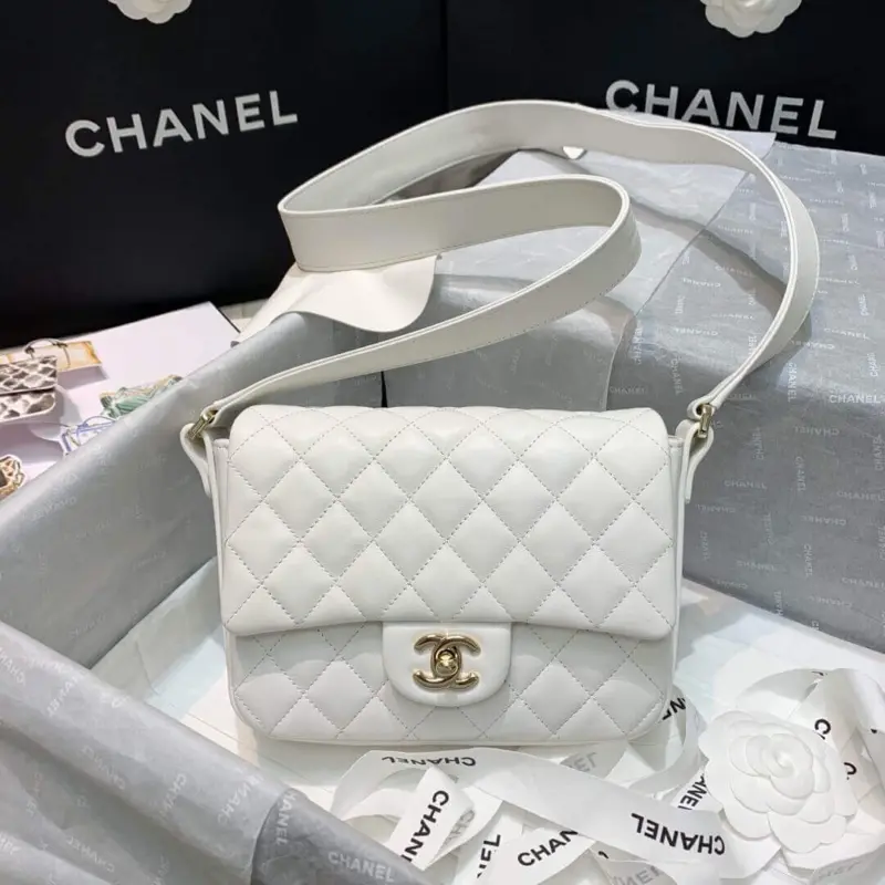 Classic-Quilted-Lambskin-Leather-Shoulder-Flap-Handbag-AS1430-White-Classic-Quilted-Lambskin-Leather-Shoulder-Flap-Handbag-AS1430-White-1.webp