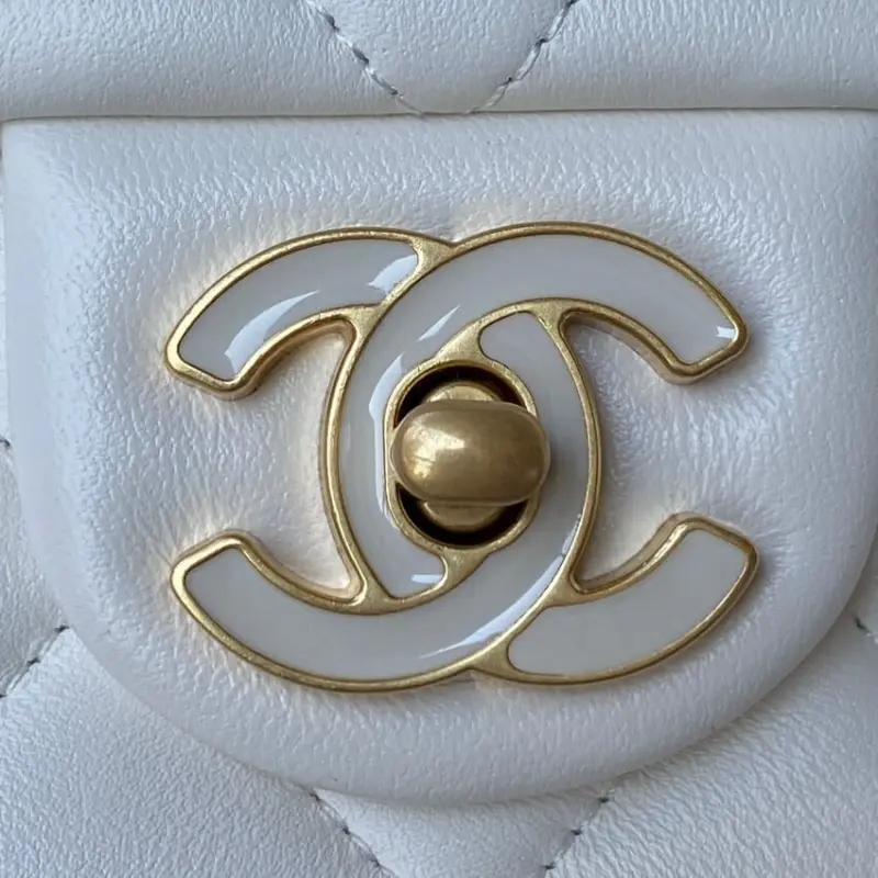 Classic-Quilted-Lambskin-Mini-Flap-Shoulder-Bag-AS3113-White-Classic-Quilted-Lambskin-Mini-Flap-Shoulder-Bag-AS3113-White-3.webp