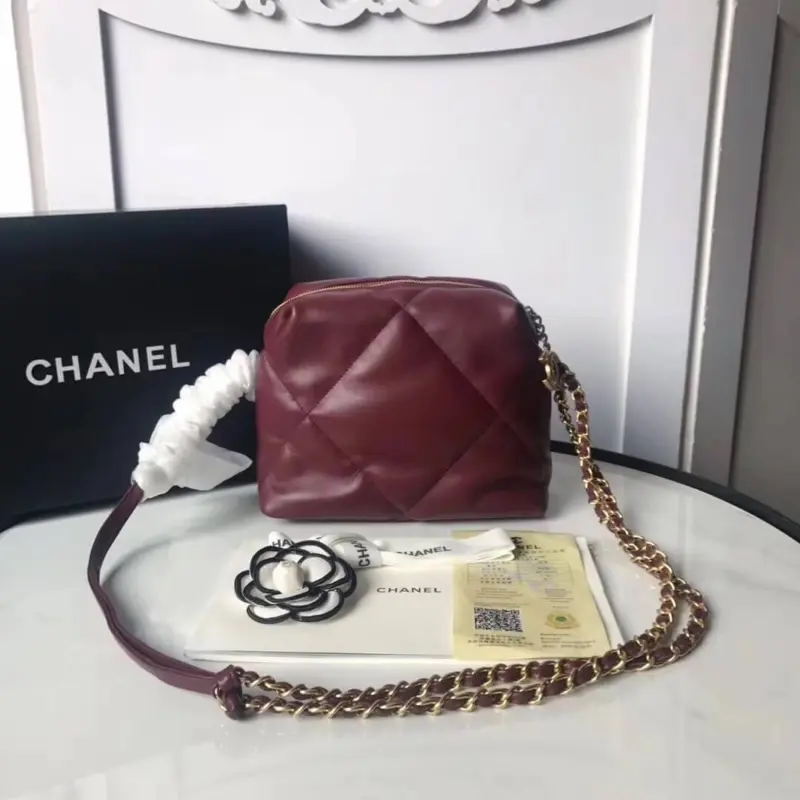 Classic-Quilted-Leather-Small-Top-Handle-Bowling-Bag-AS0781-Burgundy-Classic-Quilted-Leather-Small-Top-Handle-Bowling-Bag-AS0781-Burgundy-2.webp
