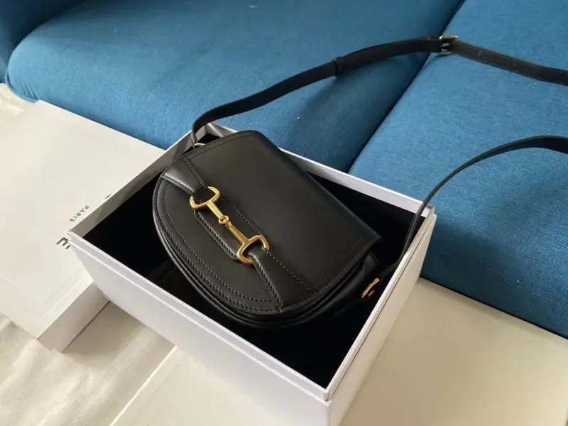 Classic-Small-Crecy-Crossbody-Bag-in-Natural-Calfskin-191363-Black-Classic-Small-Crecy-Crossbody-Bag-in-Natural-Calfskin-191363-Black-1.webp