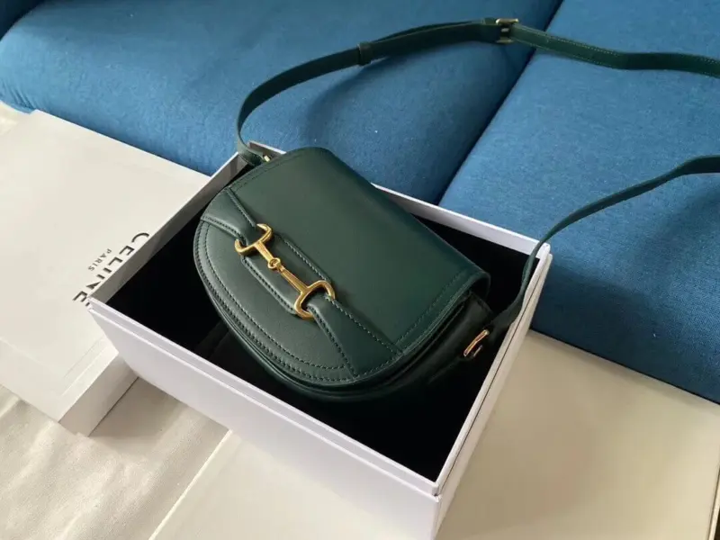 Classic-Small-Crecy-Crossbody-Bag-in-Natural-Calfskin-191363-Green-Classic-Small-Crecy-Crossbody-Bag-in-Natural-Calfskin-191363-Green-2.webp