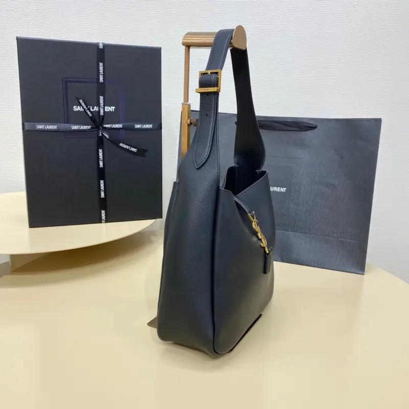 Classic-Small-Le-5-A-7-Hobo-Shoulder-Bag-753938-Black-Classic-Small-Le-5-A-7-Hobo-Shoulder-Bag-753938-Black-6.webp