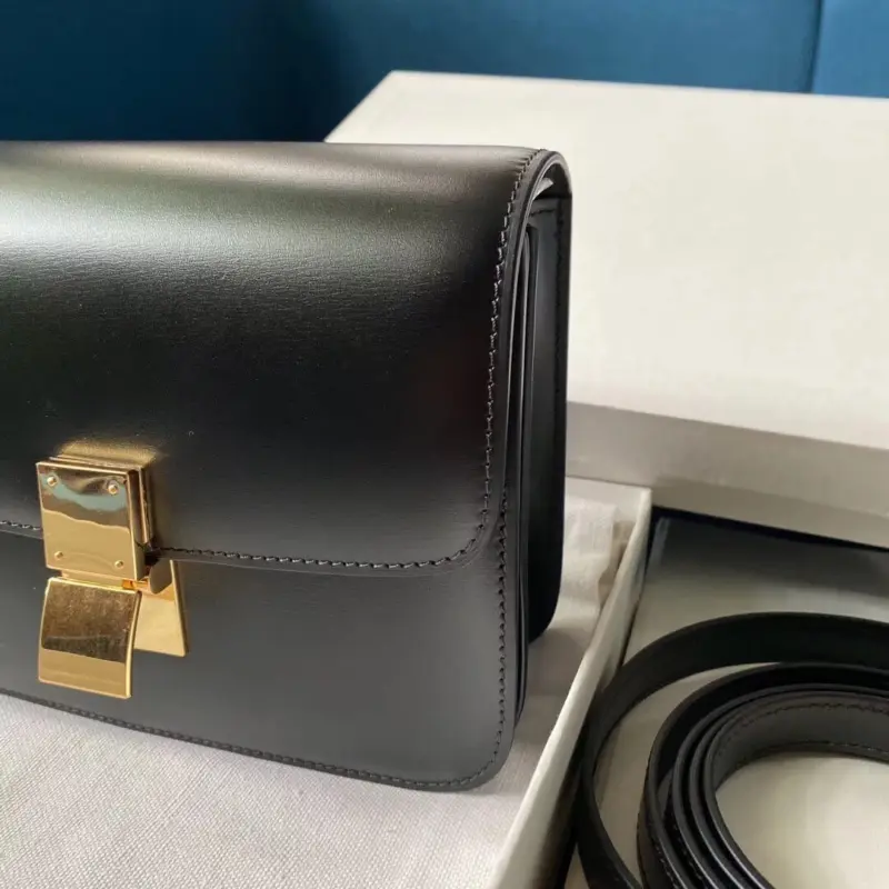 Classic-Teen-Box-Style-Shoulder-Bag-in-Smooth-Calfskin-192523-Black-Classic-Teen-Box-Style-Shoulder-Bag-in-Smooth-Calfskin-192523-Black-3.webp