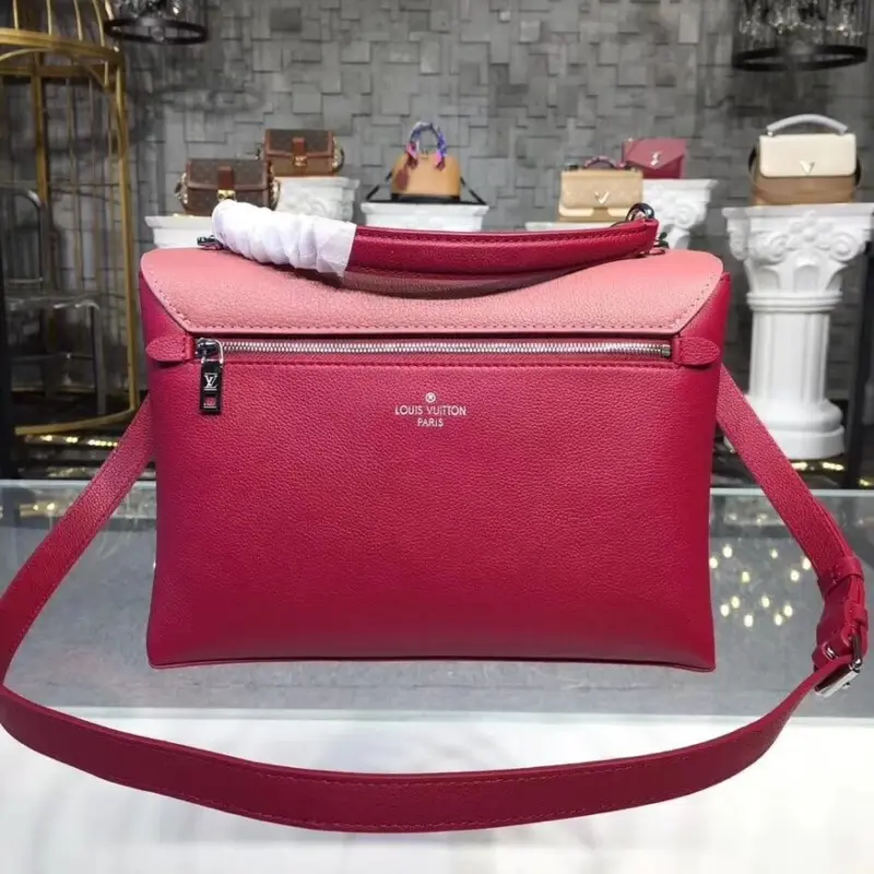 Convertible-Chain-Strap-Lock-Flap-Shoulder-Bag-M53891-M54849-M55816-Light-Pink-Convertible-Chain-Strap-Lock-Flap-Shoulder-Bag-M53891-M54849-M55816-Light-Pink-3.webp