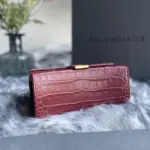 Curved-Top-Handle-Hourglass-XS-Croc-Effect-Leather-Tote-Burgundy-Curved-Top-Handle-Hourglass-XS-Croc-Effect-Leather-Tote-Burgundy-3.webp