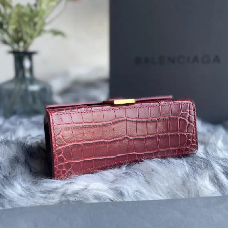 Curved-Top-Handle-Hourglass-XS-Croc-Effect-Leather-Tote-Burgundy-Curved-Top-Handle-Hourglass-XS-Croc-Effect-Leather-Tote-Burgundy-3.webp