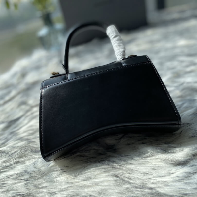 Curvy-Silhouette-Hourglass-XS-Top-Handle-Shiny-Calfskin-Tote-Black-Curvy-Silhouette-Hourglass-XS-Top-Handle-Shiny-Calfskin-Tote-Black-2.webp