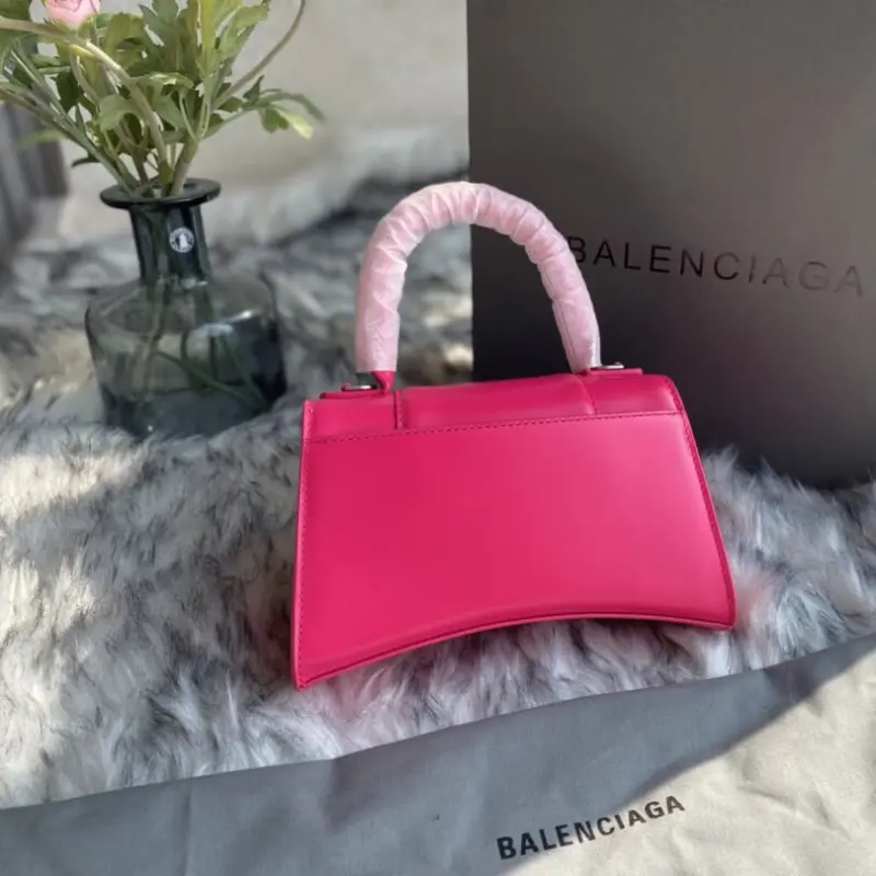 Curvy-Silhouette-Hourglass-XS-Top-Handle-Shiny-Calfskin-Tote-Rosy-Curvy-Silhouette-Hourglass-XS-Top-Handle-Shiny-Calfskin-Tote-Rosy-2.webp
