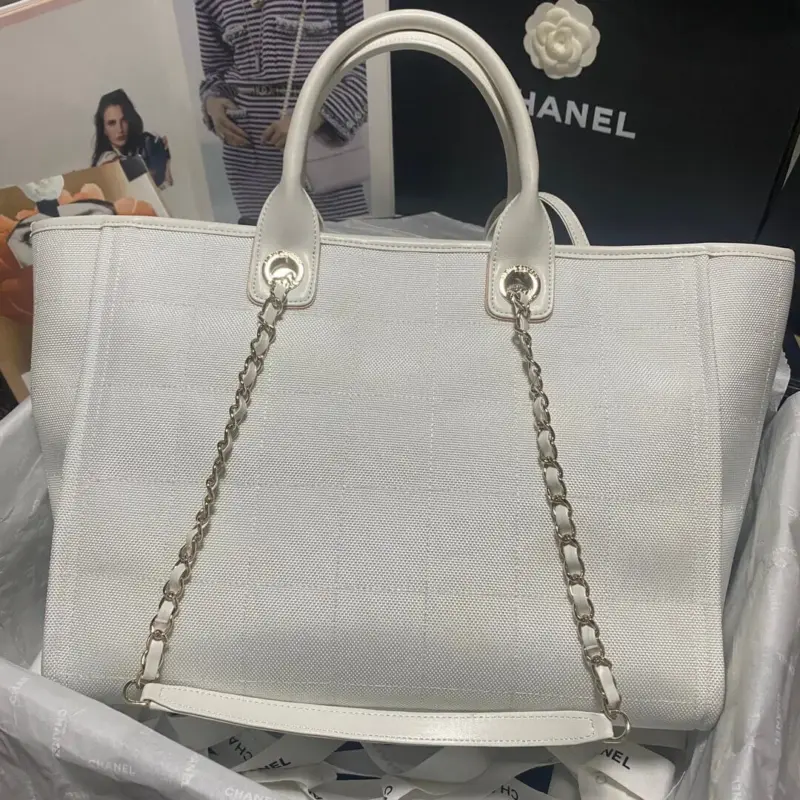 Deauville-Large-Shopping-Tote-in-Cotton-and-Calfskin-Mix-AS93786-White-Deauville-Large-Shopping-Tote-in-Cotton-and-Calfskin-Mix-AS93786-White-3.webp