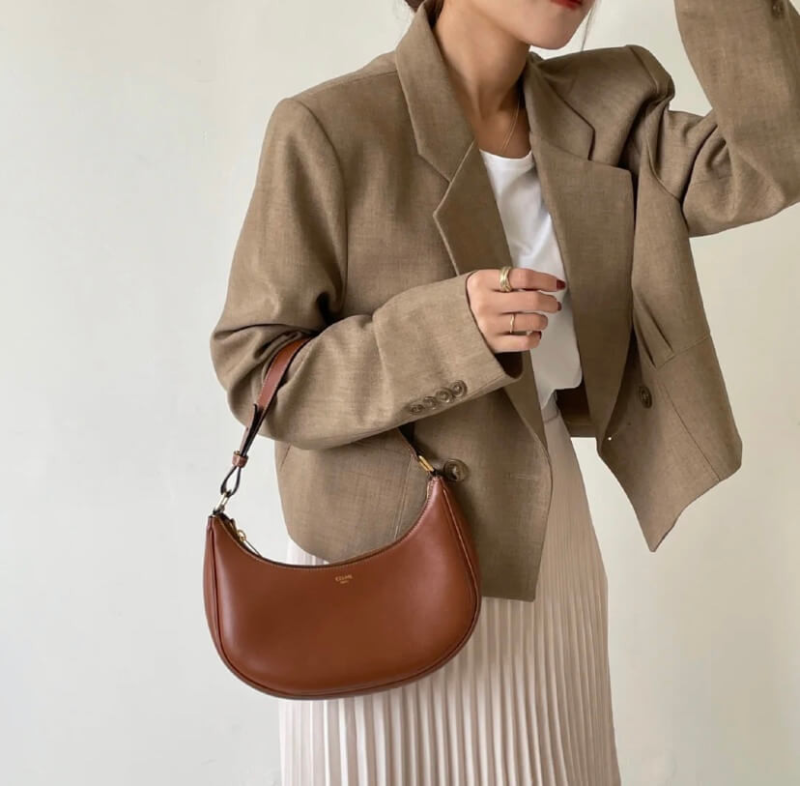 Half-Moon-Ava-Shoulder-Bag-In-Smooth-Calfskin-193953-Brown-Half-Moon-Ava-Shoulder-Bag-In-Smooth-Calfskin-193953-Brown-2.webp