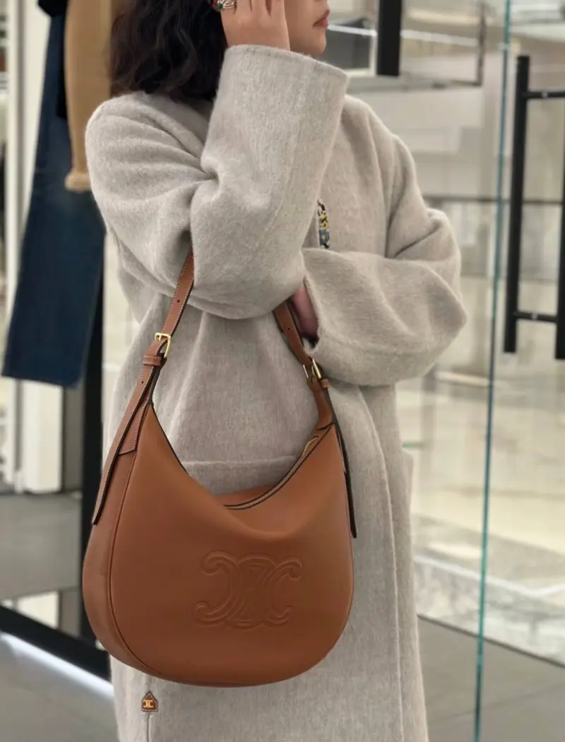 Heloise-Shoulder-Bag-Crafted-in-Supple-Calfskin-Leather-114713-Tan-Heloise-Shoulder-Bag-Crafted-in-Supple-Calfskin-Leather-114713-Tan-3.webp