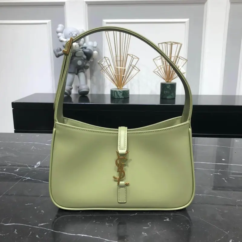 Hobo-Style-Shoulder-Bag-in-Smooth-Leather-657228-Light-Green-Hobo-Style-Shoulder-Bag-in-Smooth-Leather-657228-Light-Green-4.webp