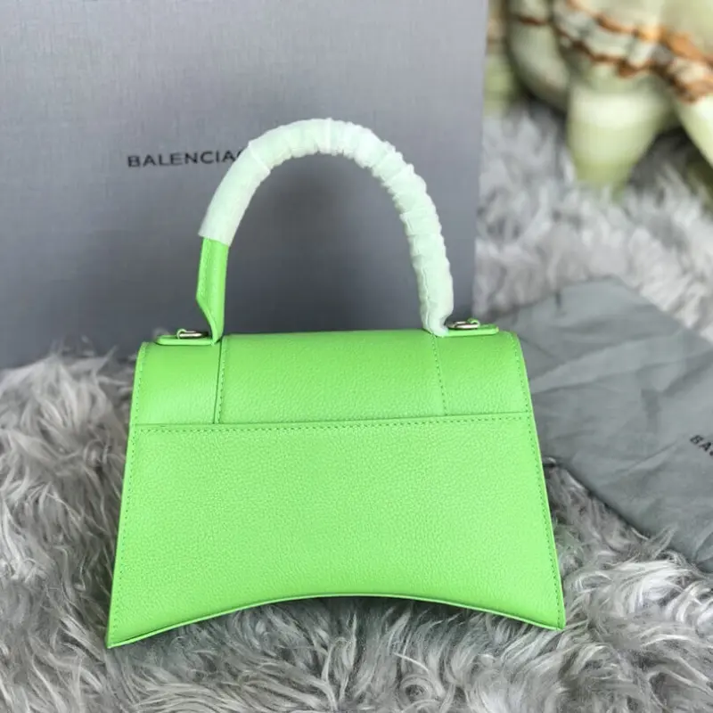 Hourglass-S-Top-Handle-Tote-Bag-in-Textured-Leather-Green-Hourglass-S-Top-Handle-Tote-Bag-in-Textured-Leather-Green-2.webp