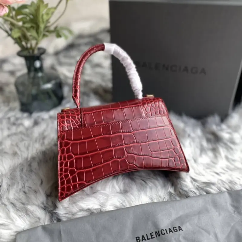 Hourglass-S-Top-Handle-Tote-in-Croc-Effect-Leather-Burgundy-Hourglass-S-Top-Handle-Tote-in-Croc-Effect-Leather-Burgundy-2.webp