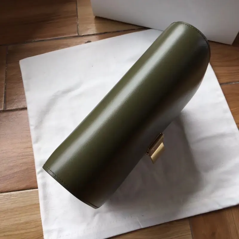 Medium-Classic-Shoulder-Bag-in-Polished-Box-Calfskin-189173-Army-Green-Medium-Classic-Shoulder-Bag-in-Polished-Box-Calfskin-189173-Army-Green-3.webp