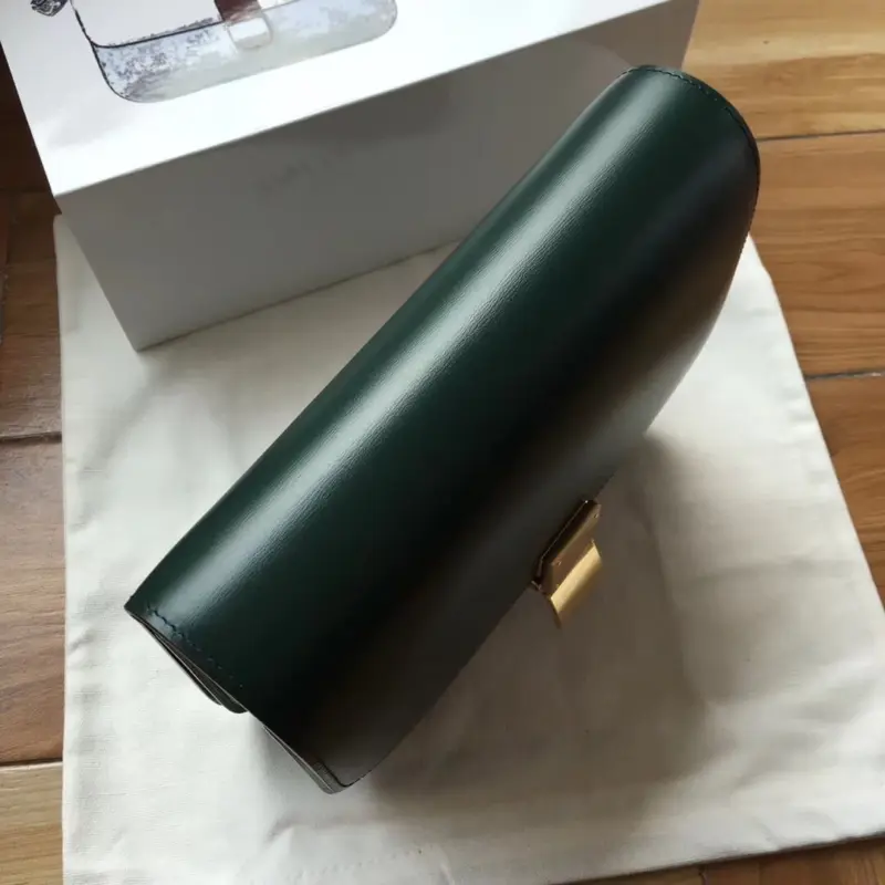 Medium-Classic-Shoulder-Bag-in-Polished-Box-Calfskin-189173-Dark-Green-Medium-Classic-Shoulder-Bag-in-Polished-Box-Calfskin-189173-Dark-Green-3.webp