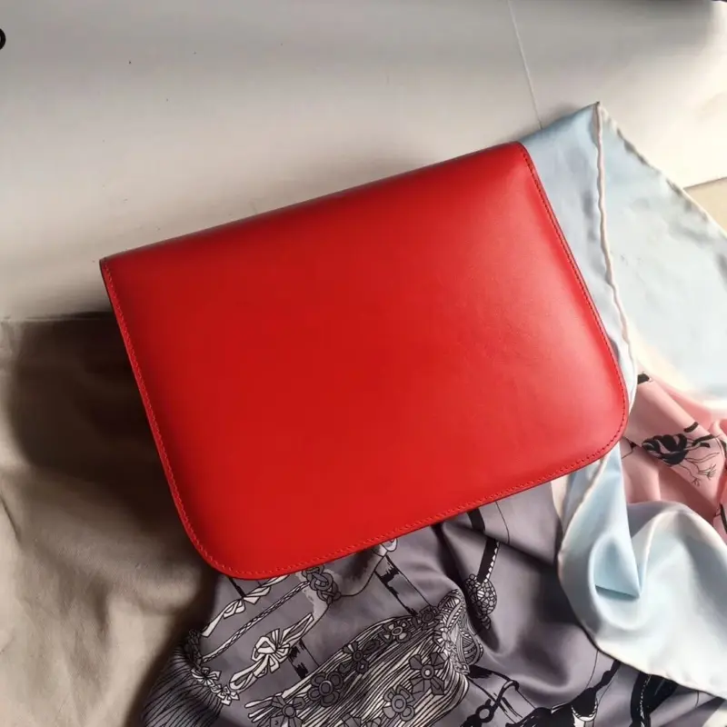 Medium-Classic-Shoulder-Bag-in-Polished-Box-Calfskin-189173-Red-Medium-Classic-Shoulder-Bag-in-Polished-Box-Calfskin-189173-Red-3.webp