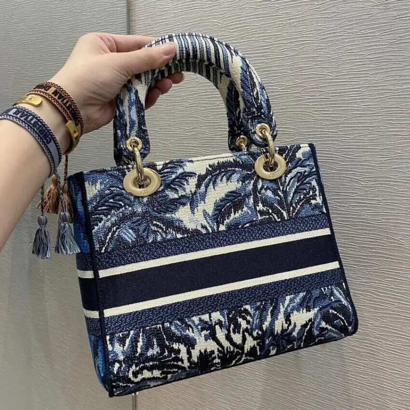 Medium-Lady-D-Lite-Bag-with-Blue-Palms-Embroidery-M0565-7.webp