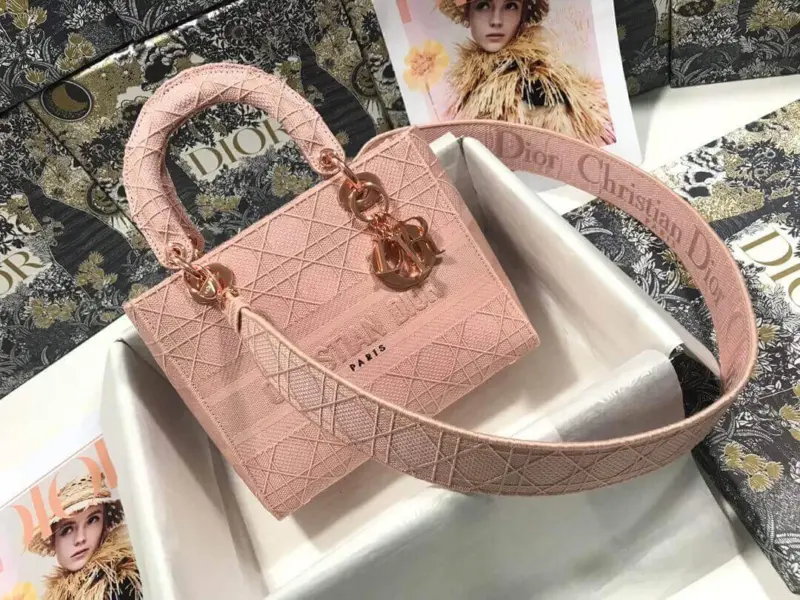 Medium-Lady-D-Lite-Top-Handle-Cannage-Embroidery-Bag-M0565-Pink-Medium-Lady-D-Lite-Top-Handle-Cannage-Embroidery-Bag-M0565-Pink-1.webp
