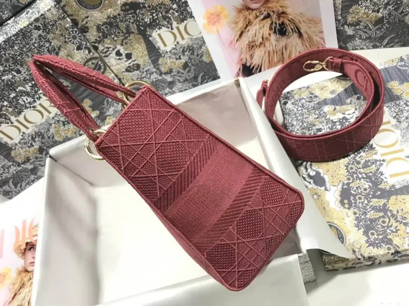 Medium-Lady-D-Lite-Top-Handle-Cannage-Embroidery-Bag-M0565-Red-Medium-Lady-D-Lite-Top-Handle-Cannage-Embroidery-Bag-M0565-Red-4.webp