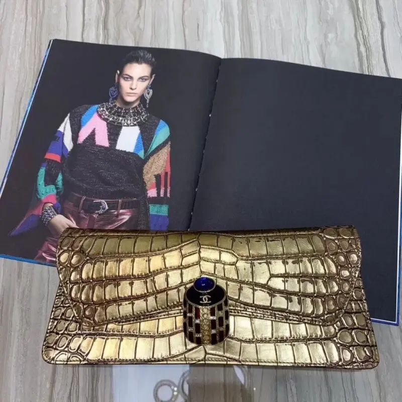 Metallic-Crocodile-Embossed-Evening-Chain-Clutch-Bag-AS0857-Gold-Metallic-Crocodile-Embossed-Evening-Chain-Clutch-Bag-AS0857-Gold-2.webp