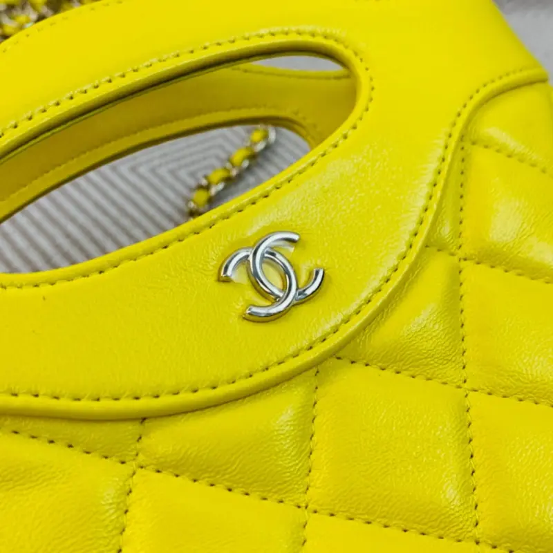 Mini-31-Shopping-Bag-Chain-Clutch-in-Shiny-Lambskin-AS3656-Yellow-Mini-31-Shopping-Bag-Chain-Clutch-in-Shiny-Lambskin-AS3656-Yellow-3.webp