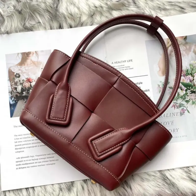 Mini-Arco-Top-Handle-Tote-in-Smooth-Calfskin-Leather-600606-Bordeaux-Mini-Arco-Top-Handle-Tote-in-Smooth-Calfskin-Leather-600606-Bordeaux-3.webp