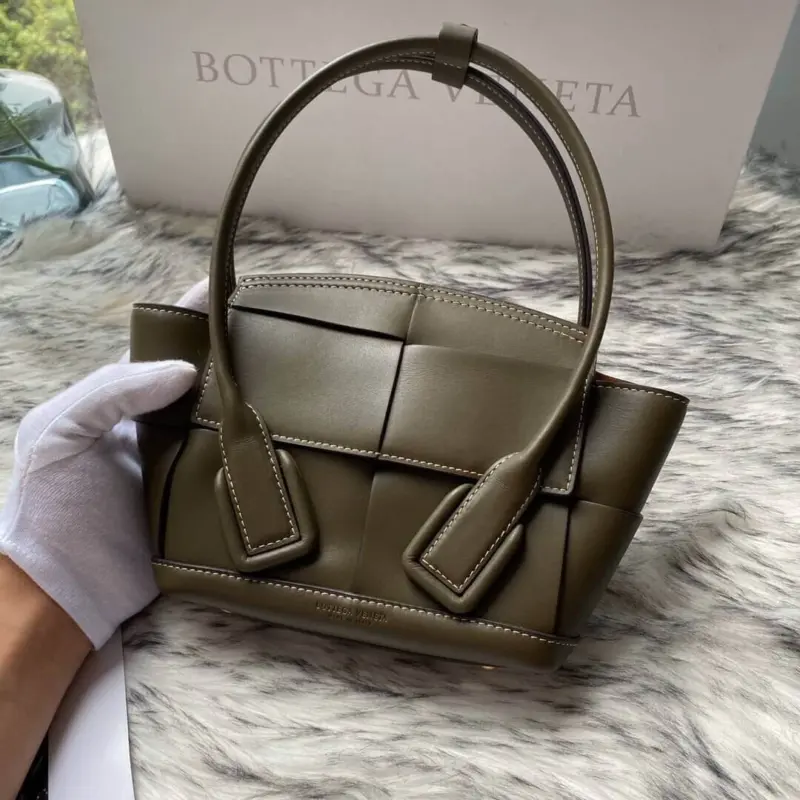 Mini-Arco-Top-Handle-Tote-in-Smooth-Calfskin-Leather-600606-Green-Mini-Arco-Top-Handle-Tote-in-Smooth-Calfskin-Leather-600606-Green-1.webp