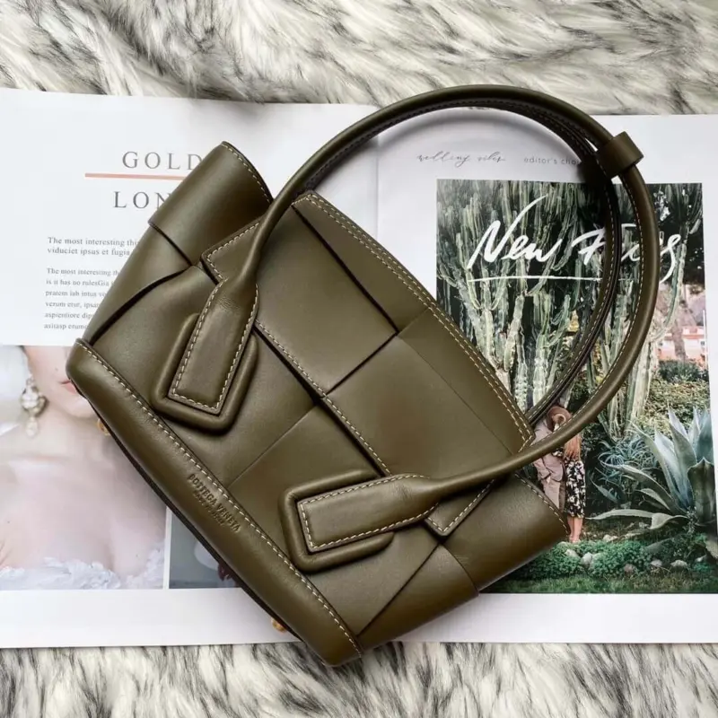 Mini-Arco-Top-Handle-Tote-in-Smooth-Calfskin-Leather-600606-Green-Mini-Arco-Top-Handle-Tote-in-Smooth-Calfskin-Leather-600606-Green-2.webp