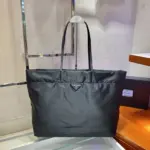 Mixed-Material-Tote-in-Re-Nylon-and-Saffiano-Leather-1BG107-Black-Mixed-Material-Tote-in-Re-Nylon-and-Saffiano-Leather-1BG107-Black-4.webp