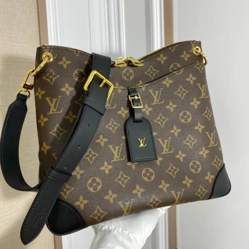 Monogram-Canvas-Messenger-Style-Crossbody-Bag-M45352-M45355-Black-Monogram-Canvas-Messenger-Style-Crossbody-Bag-M45352-M45355-Black-2.webp