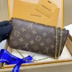 Monogram-Canvas-Pochette-Felicie-Chain-Crossbody-Bag-M80859-3.webp