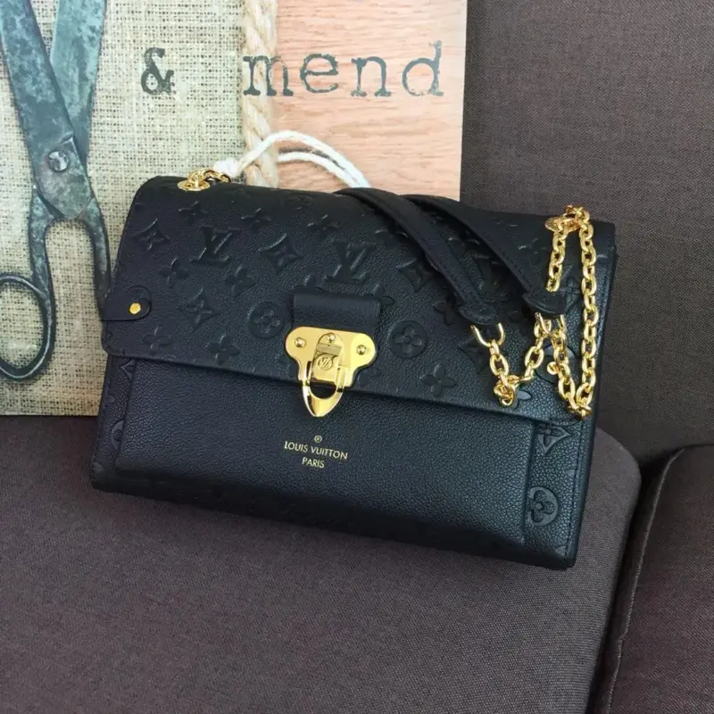 Monogram-Embossed-Vavin-MM-Chain-Strap-Shoulder-Bag-M44150-M43925-Black-Monogram-Embossed-Vavin-MM-Chain-Strap-Shoulder-Bag-M44150-M43925-Black-2.webp