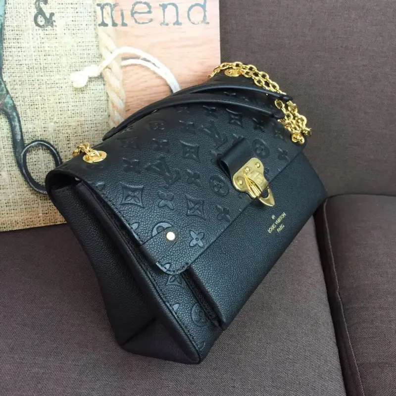 Monogram-Embossed-Vavin-MM-Chain-Strap-Shoulder-Bag-M44150-M43925-Black-Monogram-Embossed-Vavin-MM-Chain-Strap-Shoulder-Bag-M44150-M43925-Black-3.webp