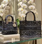 Multicolor-Leopard-Mizza-Embroidery-Book-Tote-Bag-26cm-Beige-Multicolor-Leopard-Mizza-Embroidery-Book-Tote-Bag-26cm-Beige-3.webp