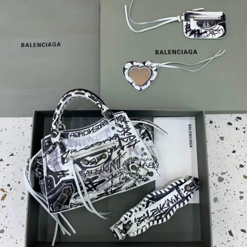 Neo-Cagole-XS-Studded-Tote-in-Printed-Crinkled-Leather-638515-White-Neo-Cagole-XS-Studded-Tote-in-Printed-Crinkled-Leather-638515-White-1.webp