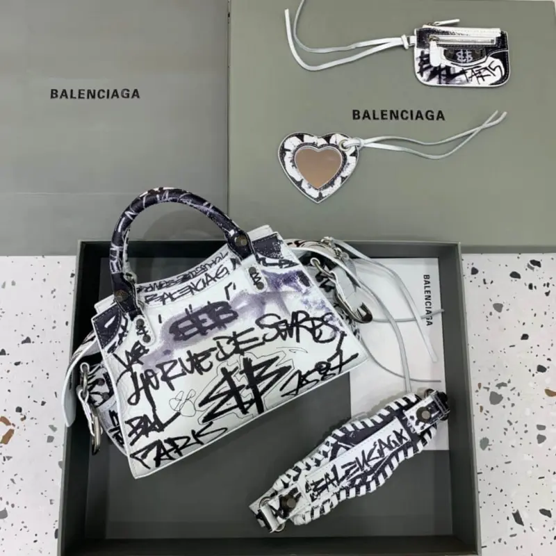 Neo-Cagole-XS-Studded-Tote-in-Printed-Crinkled-Leather-638515-White-Neo-Cagole-XS-Studded-Tote-in-Printed-Crinkled-Leather-638515-White-2.webp